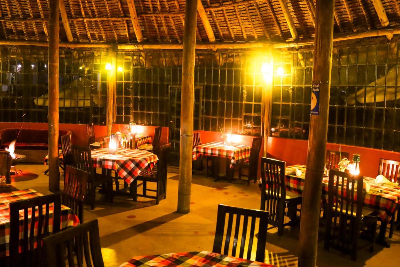 Maili Saba Camp Villa Nakuru Exteriör bild