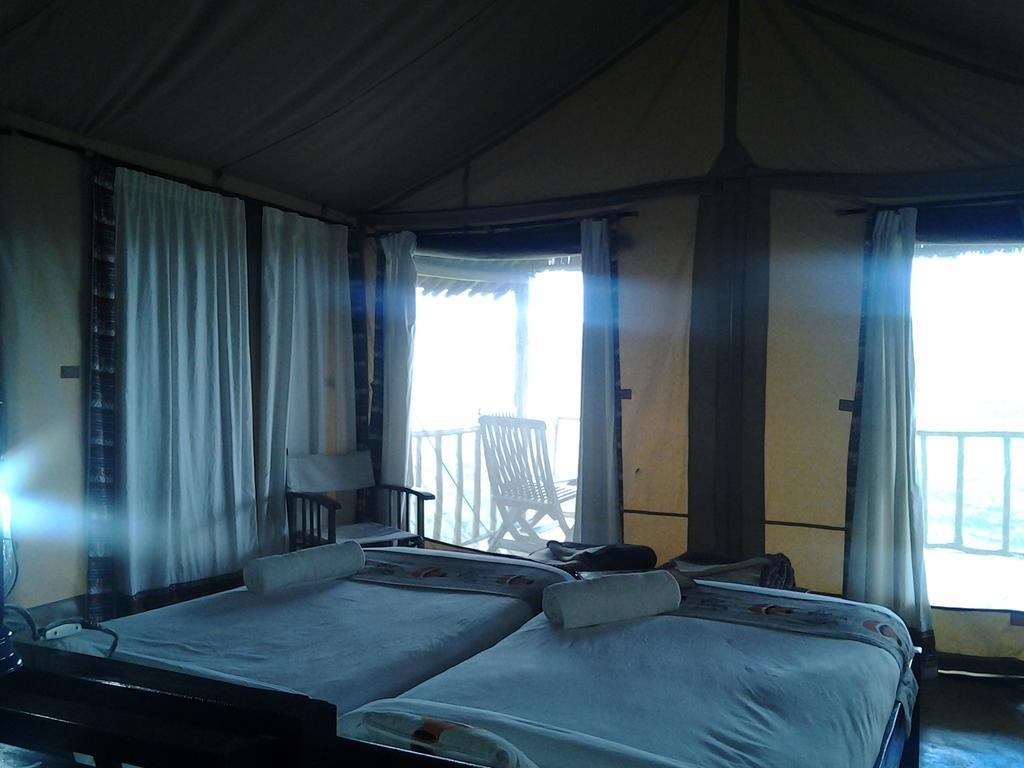 Maili Saba Camp Villa Nakuru Rum bild